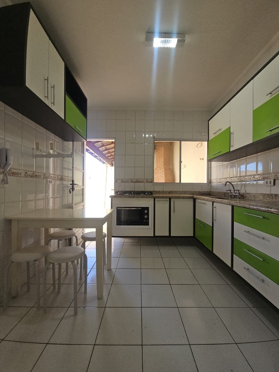 Casa em condomínio fechado no Jardim das Indústrias, São José dos Campos