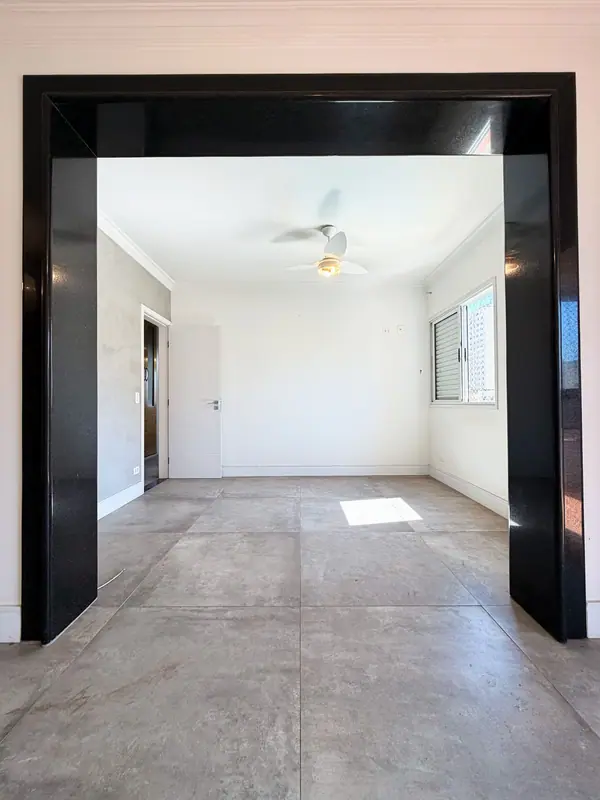 Sala de estar com saída para a varanda